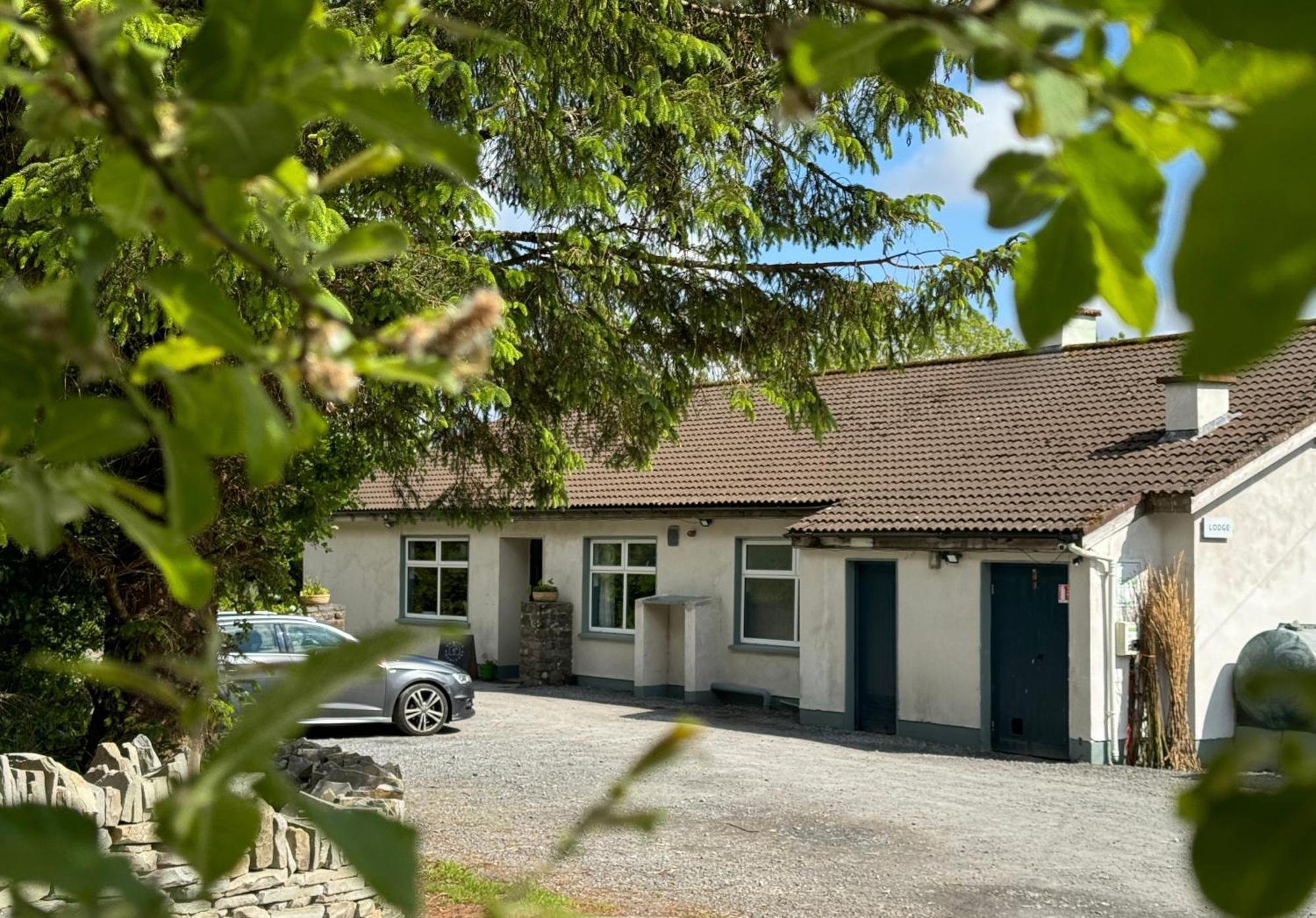 The Common Knowledge Centre Hostel Kilfenora Bagian luar foto